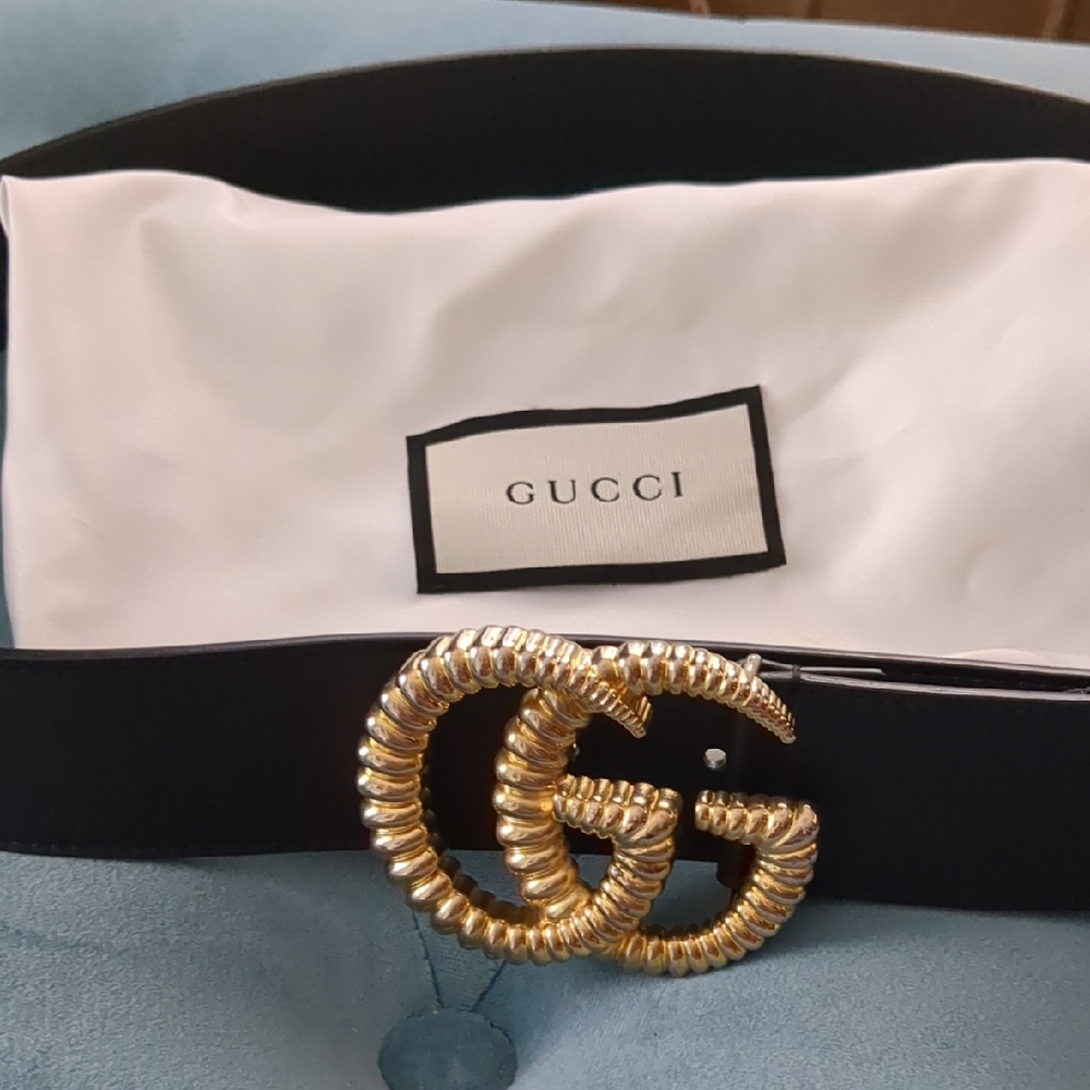 Authentic Gucci Black and Gold Belt with Iconic GG Buckle and Bag